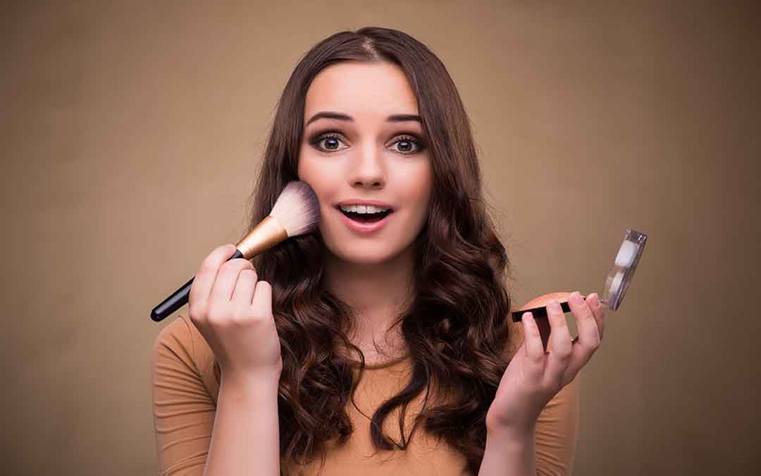 10 Common Makeup Mistakes That Are Harming Your Skin