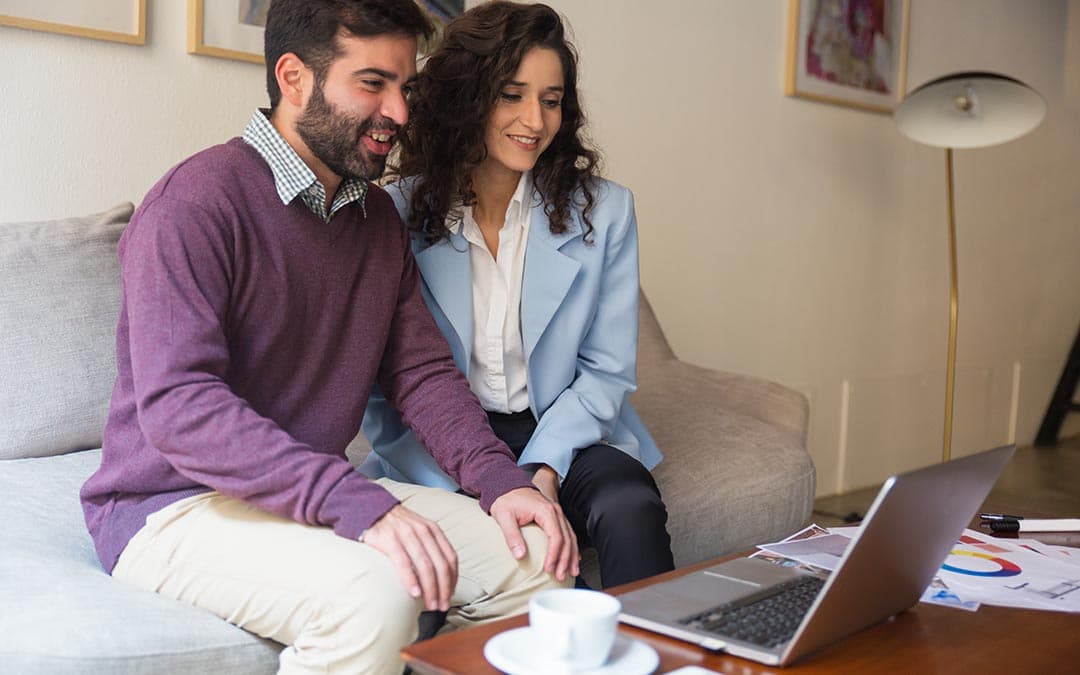 6 Ways To Take Care Of Your Parents When You Don't Stay With Them