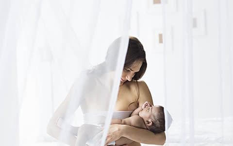 Common breastfeeding myths every mom should ignore