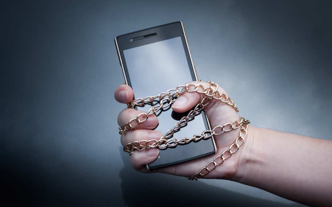 Go Analog! Here’s Why You Need A Digital Detox